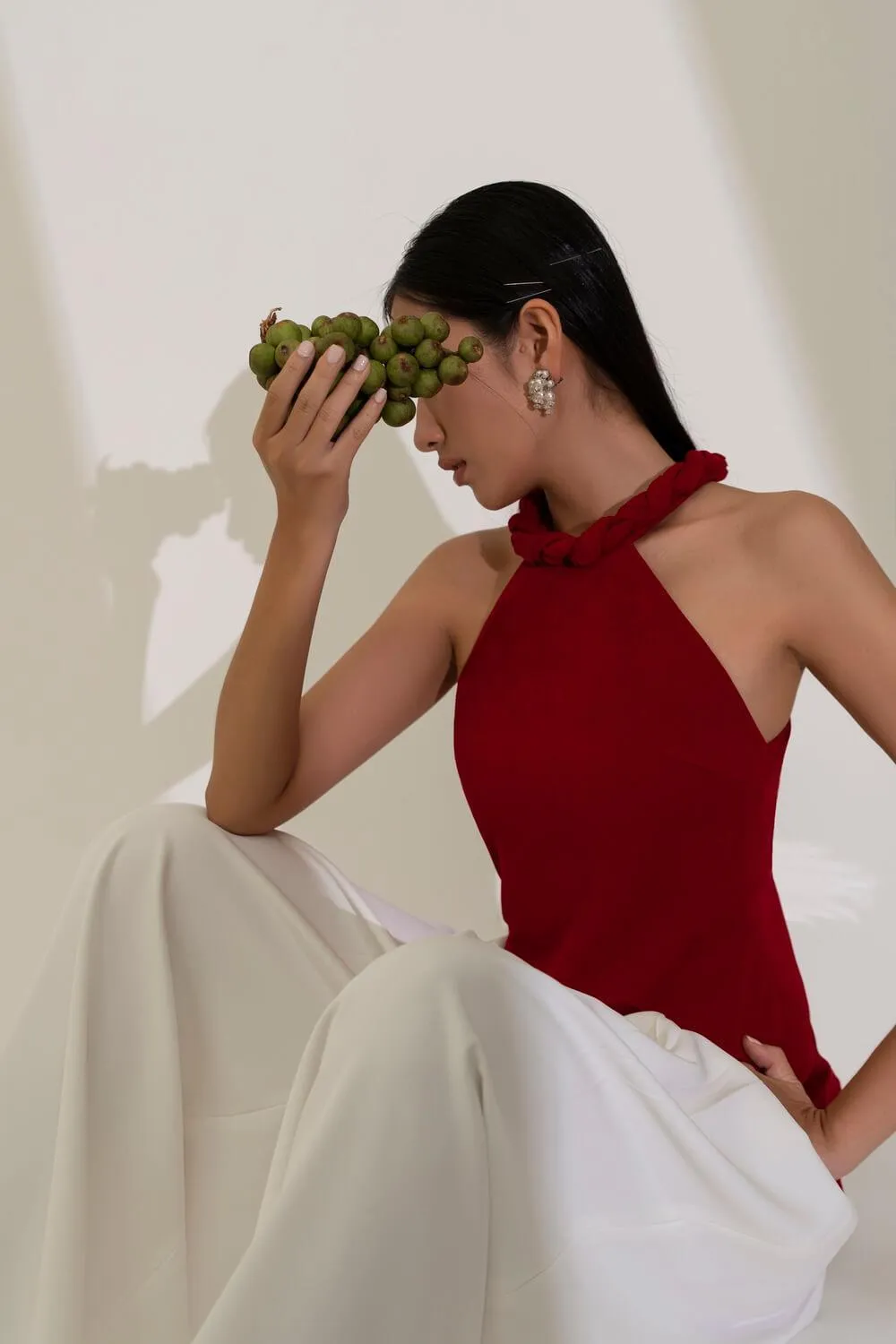 An Tuc Halter Sleeveless Velvet Top