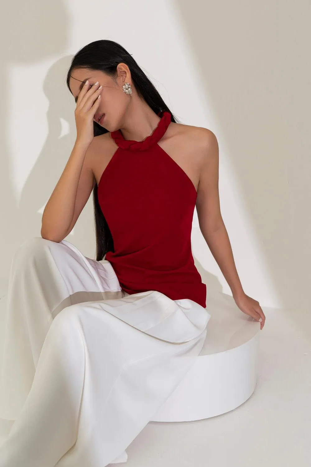 An Tuc Halter Sleeveless Velvet Top