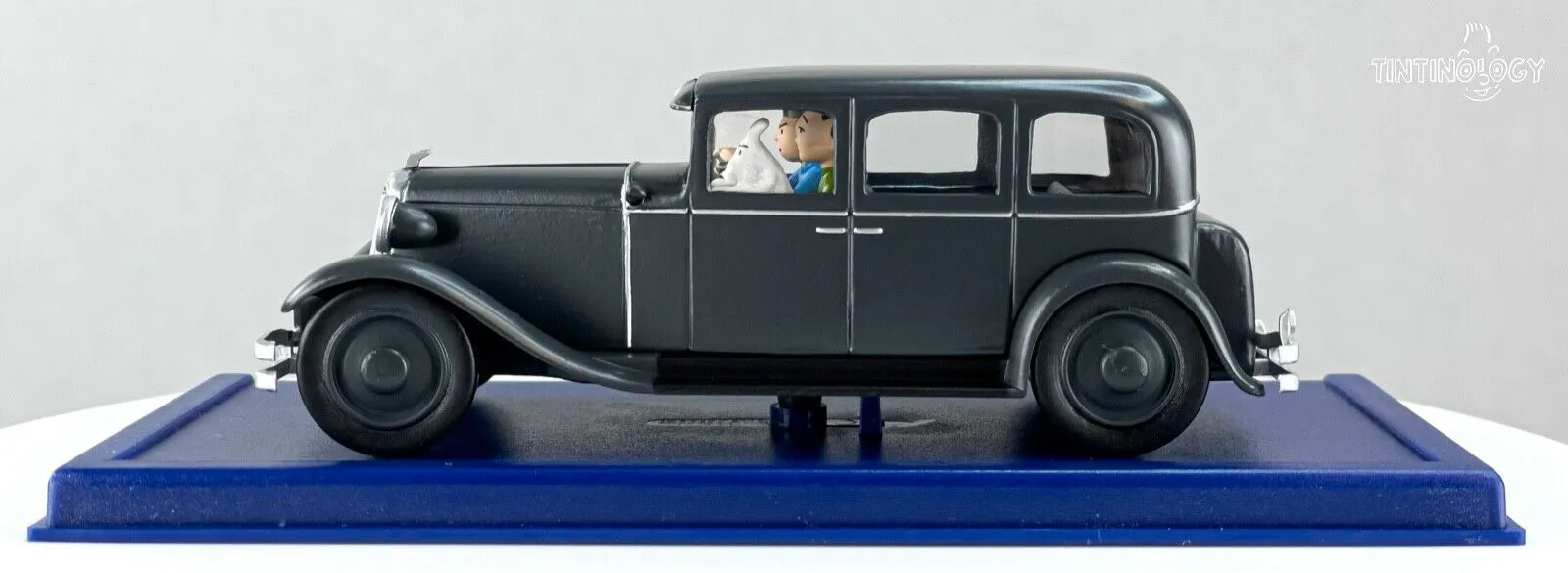 ATLAS TINTIN CAR # 38 Nanjing Limo - Blue Lotus Herge model car 1/43 Scale