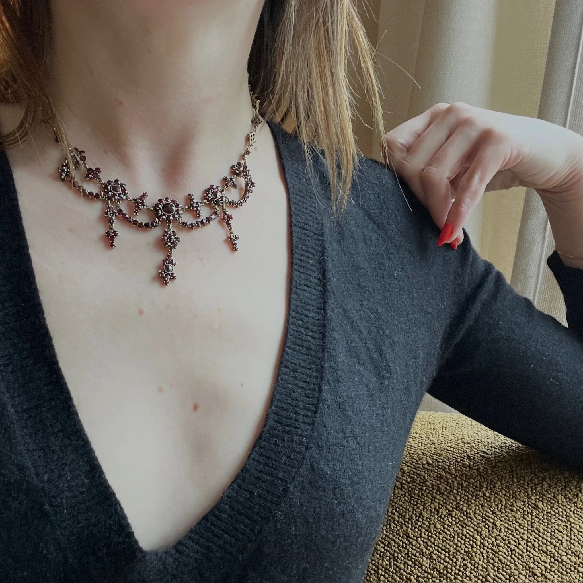Decadent 1930s Rose Cut Garnet Festoon Necklace